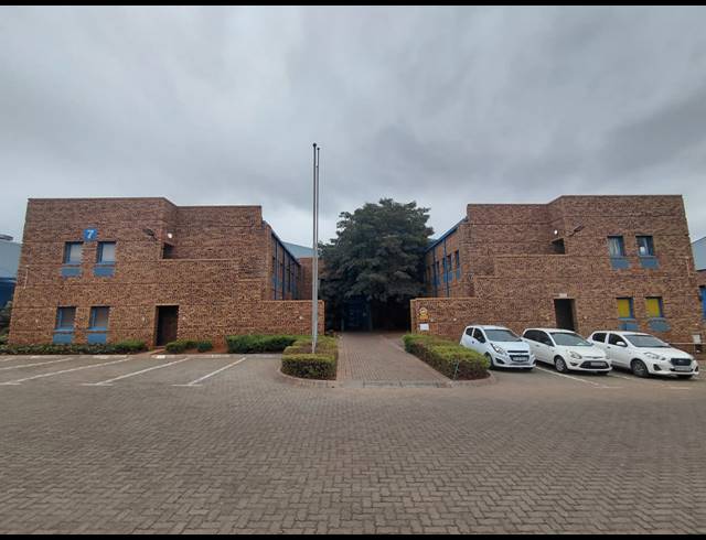 1,841M² OFFICE TO LET IN RANDJESPARK